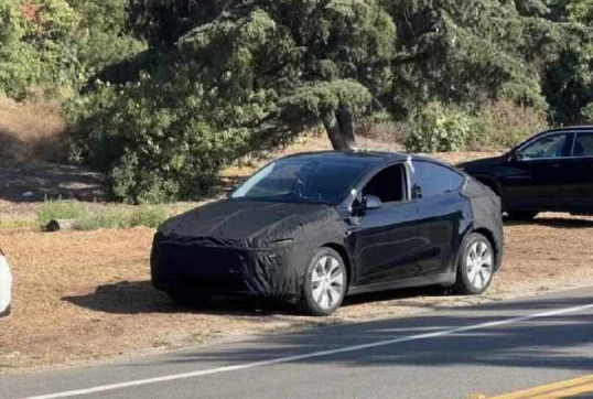 特斯拉Model Y改版曝光 或于2025年初推出