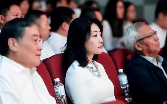娃哈哈深夜声明 宗馥莉继续留任管理职责