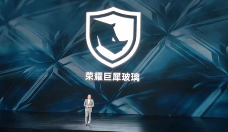 荣耀Magic6系列抗摔能力超越iPhone，CEO赵明回应硬碰硬挑战