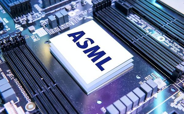光刻机巨头ASML发布二季度财报 销售额与净利润同比萎缩