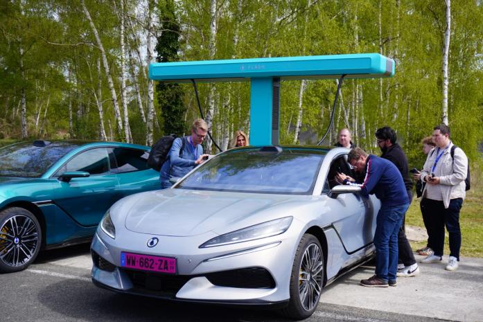 比亚迪闪充站：腾势欧洲上市的“隐藏王牌”